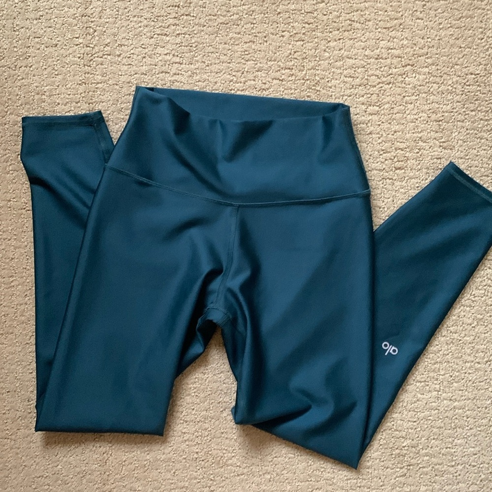 Green alo high-waist airlift leggings